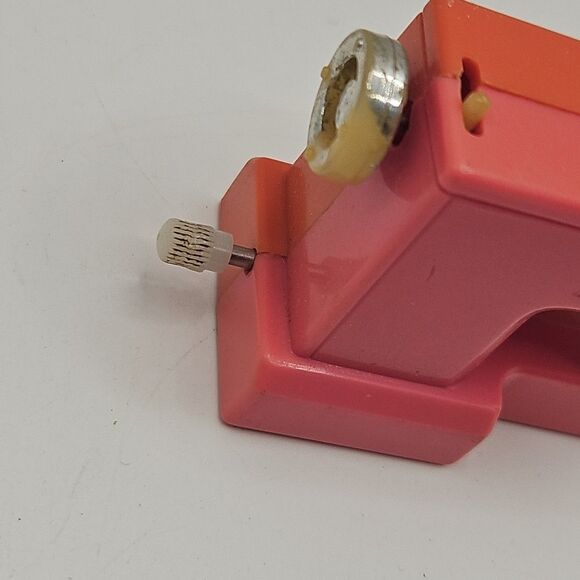 Vintage Barbie Wind Up 1980s Sewing Machine Miniature - Picture 5 of 15